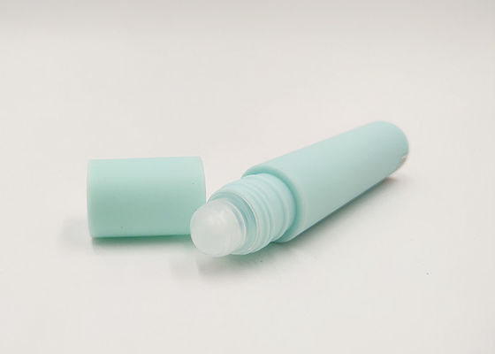 淡いブルーの唇の光沢の空の管、プラスチック ロール・ボールが付いているかわいい空の唇の光沢の容器